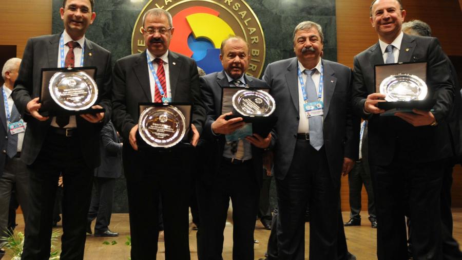 GSO TOBB DELEGELERİNE HİZMET ŞEREF BELGESİ VE PLAKET VERİLDİ