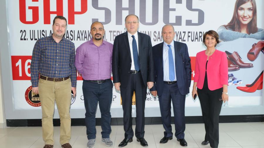 MİLLETVEKİLİ KOÇER GAPSHOES VE TRİKONFEX FUARI’NI ZİYARET ETTİ