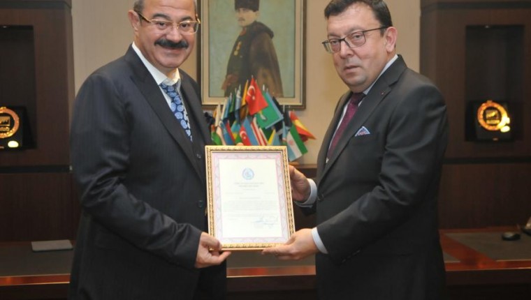 KONUKOĞLU’NA TSK MEHMETÇİK VAKFI’NDAN ANLAMLI PLAKET