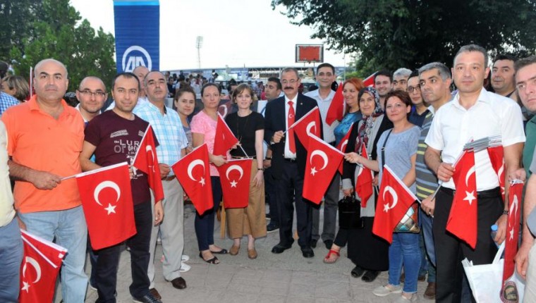 DEMOKRASİ NÖBETİ