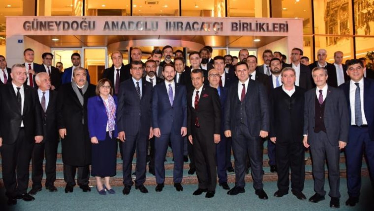 BAKAN BERAT ALBAYRAK VE ABDULHAMİT GÜL İŞ DÜNYASIYLA BİR ARAYA GELDİ