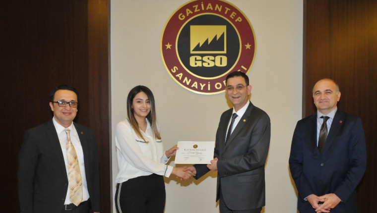 GSO İHRACAT AKADEMİSİ’Nİ TAMAMLAYAN KURSİYERLERE SERTİFİKA VERİLDİ