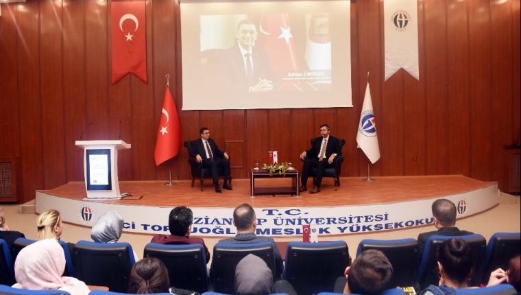 ADNAN ÜNVERDİ TECRÜBELERİNİ ÖĞRENCİLERLE PAYLAŞTI 