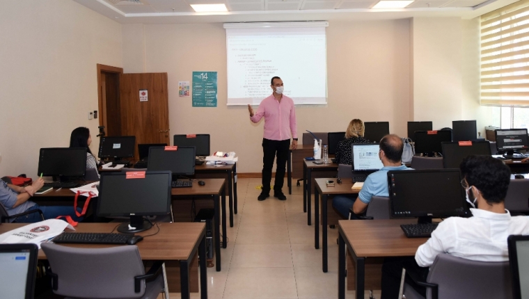 GSO İHRACAT AKADEMİSİ’NE YOĞUN İLGİ