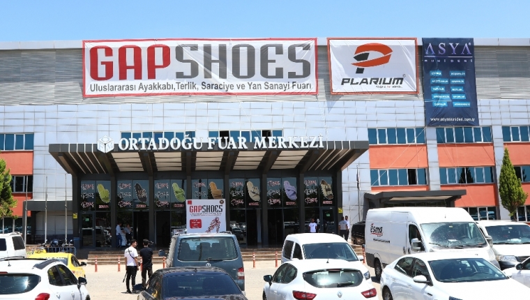 AYAKKABI SEKTÖRÜNDE YENİ ÜRÜN VE MODELLER GAZİANTEP'TE SERGİLENDİ