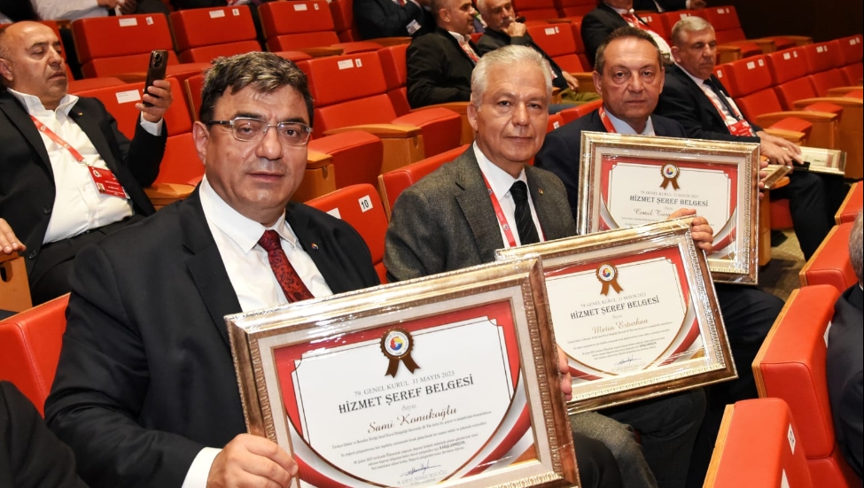 GSO TOBB DELEGELERİNE 79. GENEL KURULDA HİZMET ŞEREF BELGESİ VERİLDİ