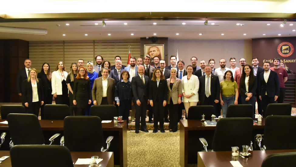 AİLE ŞİRKETLERİNDE KURUMSALLAŞMA KONUSU GSO&#039;DA KONUŞULDU