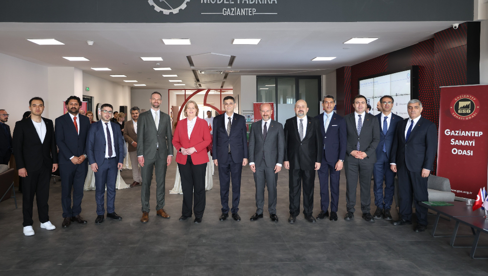 BAKAN BÄRBEL BAS’TAN GSOMEM VE MODEL FABRİKA’YA ZİYARET